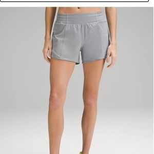 NWT Lululemon Hotty Hot High Rise Short 4”